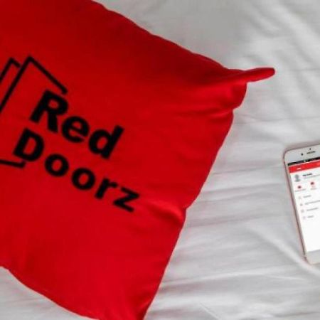 Reddoorz Plus Near Mall Slipi Jaya Yakarta Exterior foto
