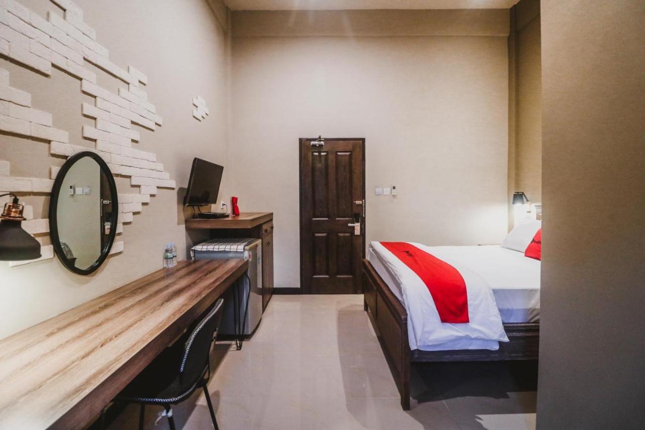 Reddoorz Plus Near Mall Slipi Jaya Yakarta Exterior foto